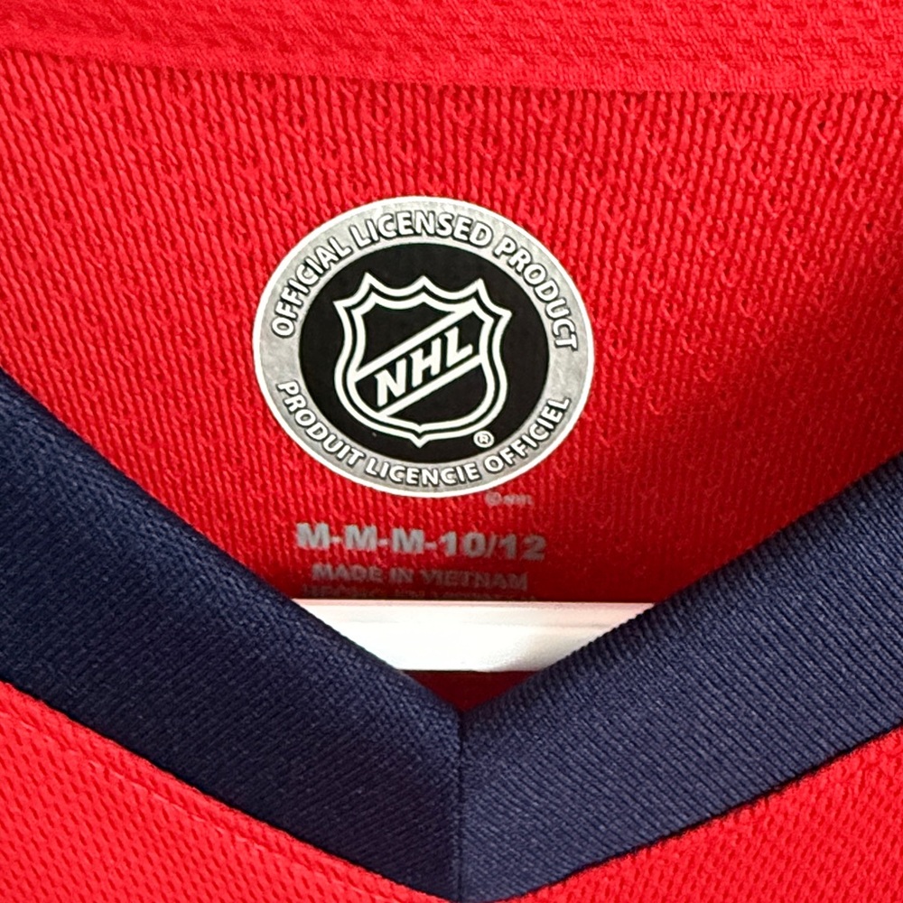 NHL WASHINGTON CAPITALS  Red and Navy Hockey Jersey TEAM APPAREL - Picture 2 of 5